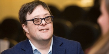 La vida de Pablo Pineda: quién es, qué discapacidad tiene y a qué se dedica