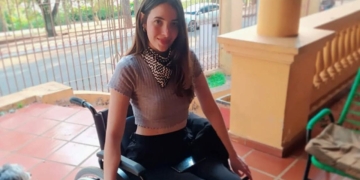 Larissa Areco, una joven diagnosticada de Esclerosis Múltiple: "Lo bueno de caer es que podemos levantarnos"
