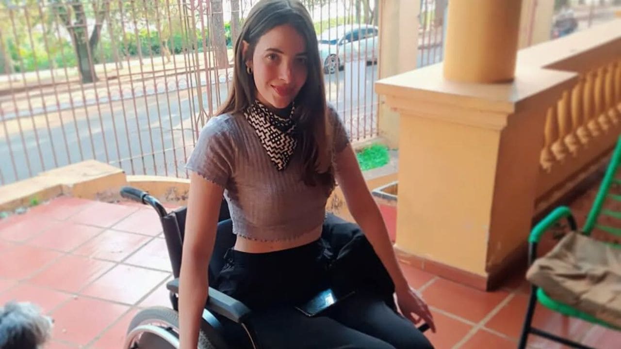 Larissa Areco, una joven diagnosticada de Esclerosis Múltiple: "Lo bueno de caer es que podemos levantarnos"
