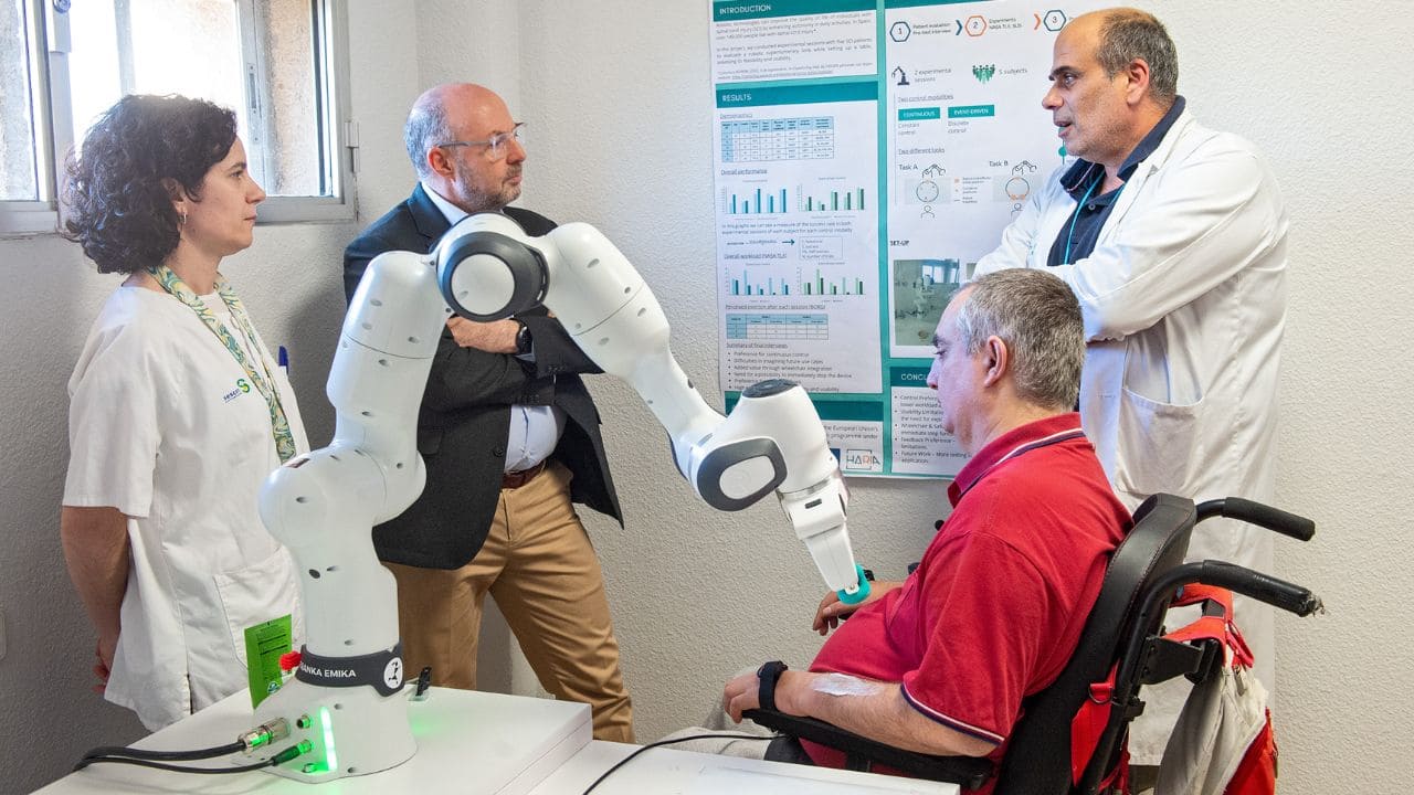 Un 'tercer brazo robótico' para mejorar la neurorrehabilitación de pacientes con lesión medular