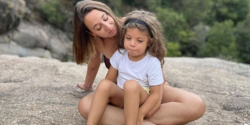 Lucía Machota y su hijo, Romeo cuidadora no profesional