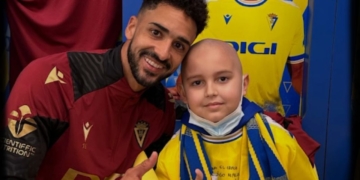 Marco Brun, pequeño aficionado del Cádiz CF y amigo de Chris Ramos, logra vencer al cáncer