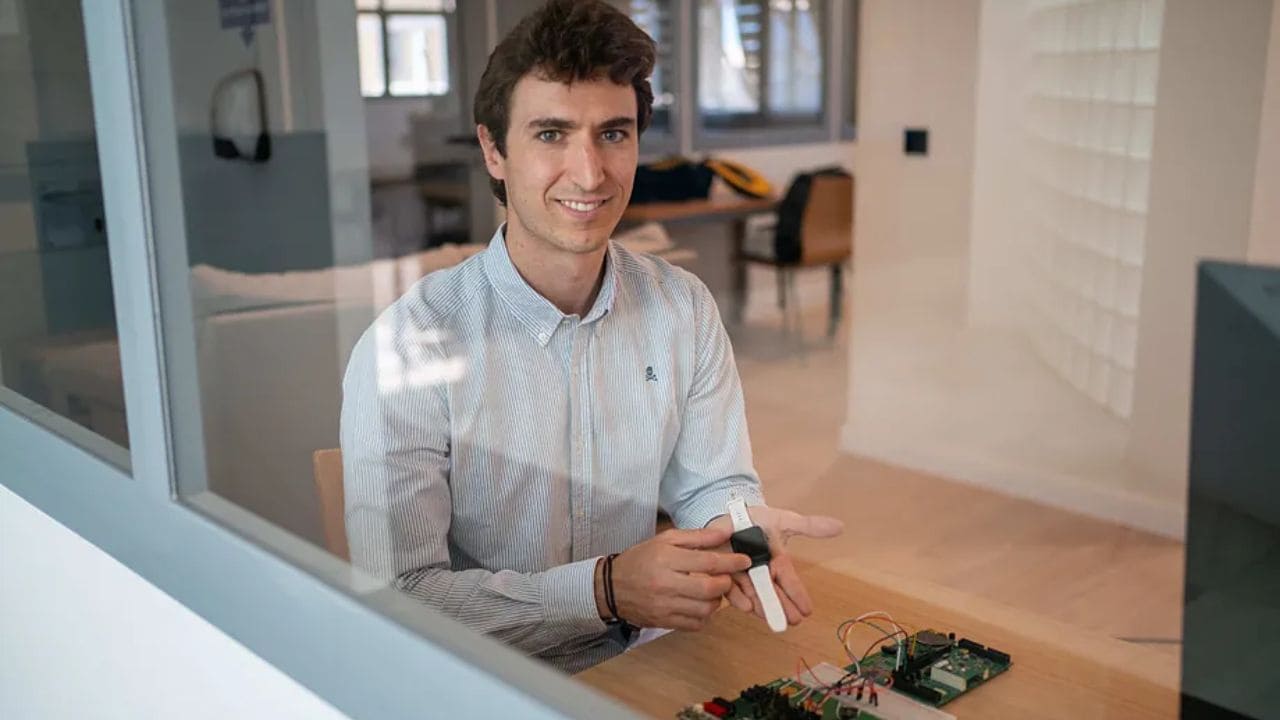 Importante avance para las personas con epilepsia: una pulsera inteligente capaz de predecir las crisis