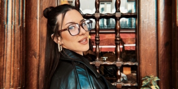 Noemí García, influencer sorda que integra humor y activismo para divulgar la discapacidad auditiva