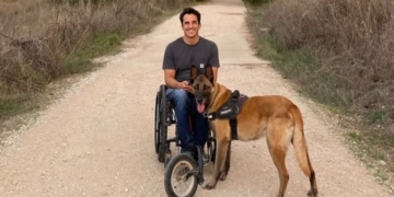 Pablo Tovar muestra cómo bajar una fuerte pendiente con una silla de ruedas