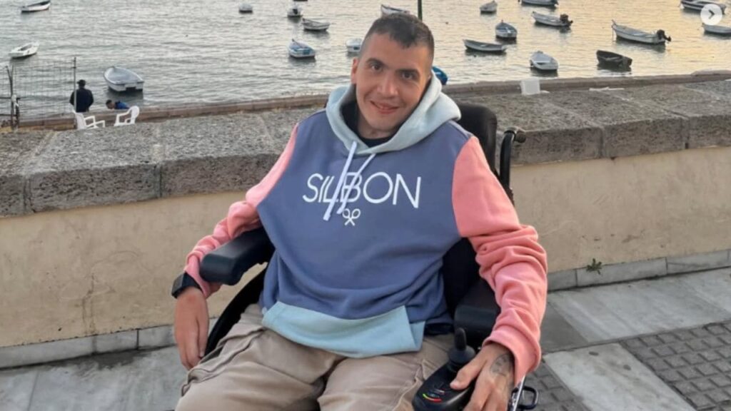 El propósito de vida de Rafael Fuentes, un joven andaluz con tetraplejia: «Demostrar que siempre hay motivos para seguir adelante»
