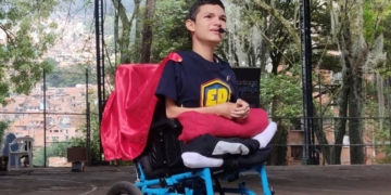 Santiago Zapata, joven escritor con Distrofia Muscular de Duchenne