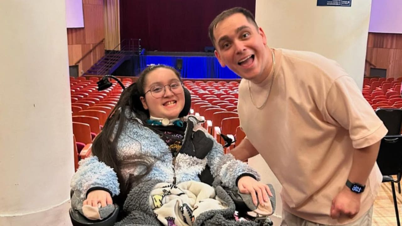 Vicky con el humorista Lucho Miranda