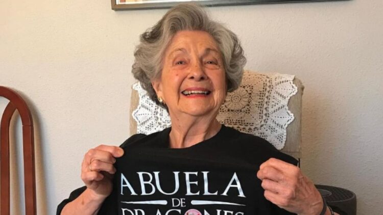 Guadalupe Fiñana, 'Abuela de Dragones'