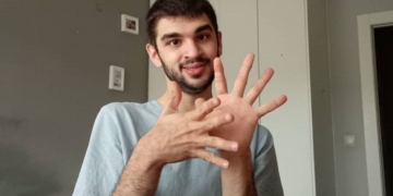 Alejandro Estrada, joven con parálisis cerebral y sordera: "Juntos podemos inspirar y cambiar miradas"