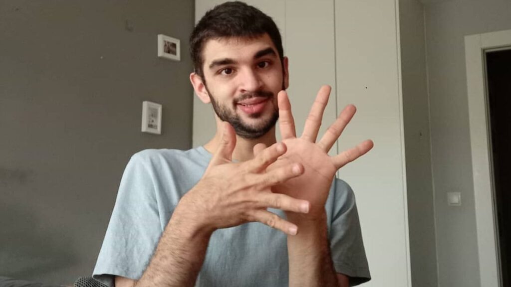 Alejandro Estrada, joven con parálisis cerebral y sordera: «Juntos podemos inspirar y cambiar miradas»