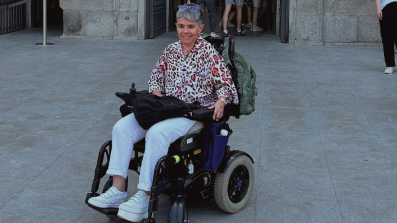 El vital propósito de Ana Raya, influencer con discapacidad: «Colocar las gafas de la accesibilidad» a la sociedad