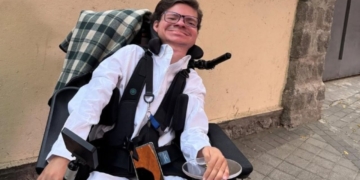 Andrés Marcio, joven con discapacidad debido a una laminopatía congénita