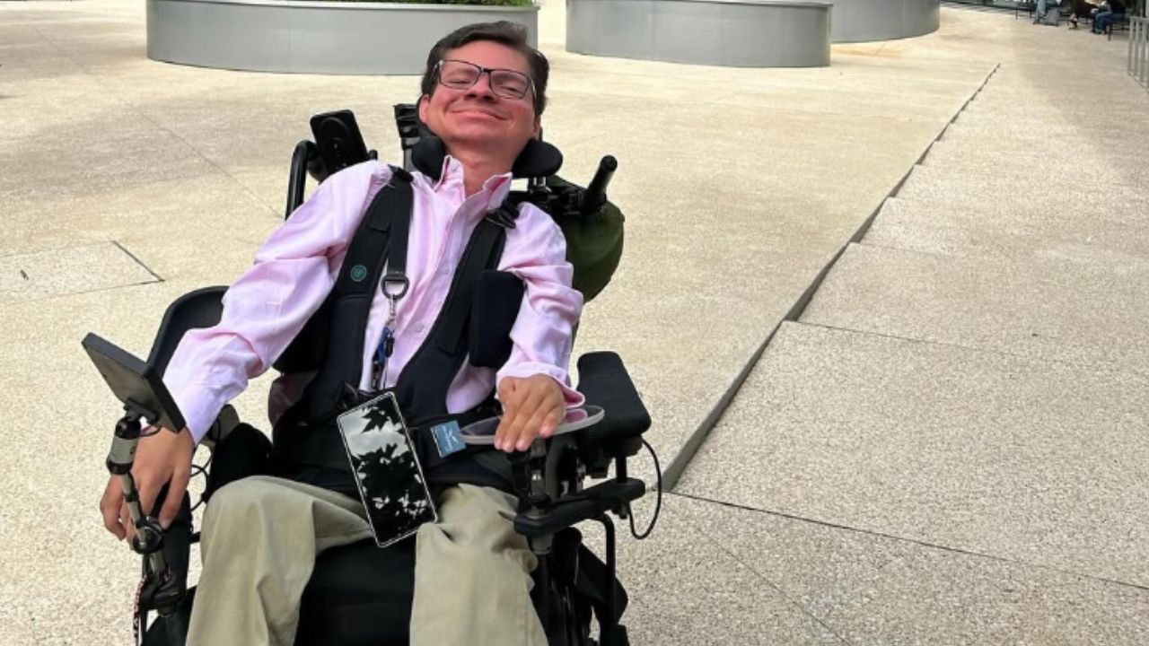 Andrés Marcio, joven con discapacidad debido a una laminopatía congénita