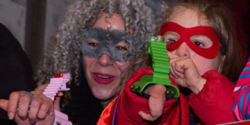 'Brazos lanza discos', unas prótesis diseñadas para jugar que integran originalidad y tecnología