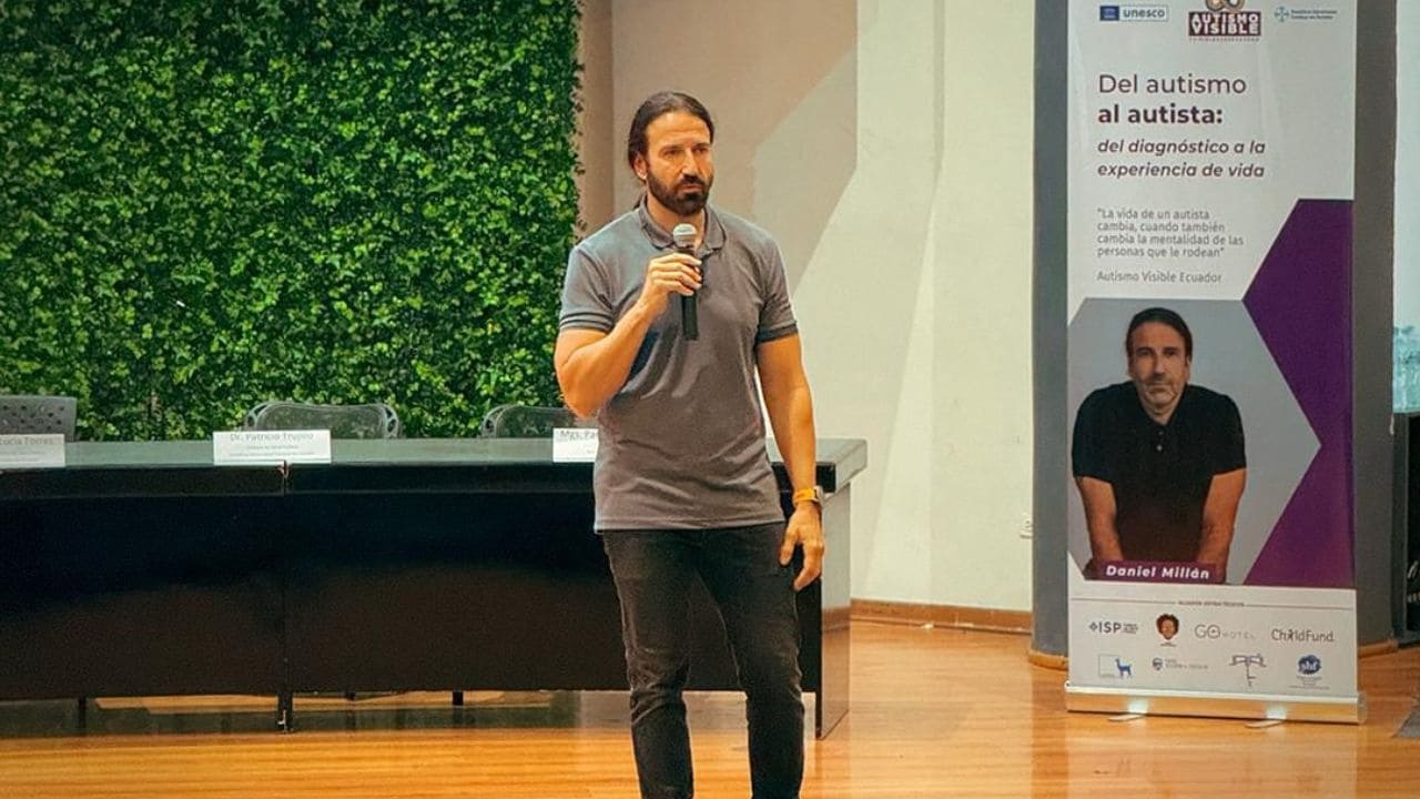 Daniel Millán, psicólogo clínico especializado en autismo: "La verdadera barrera es el desconocimiento"