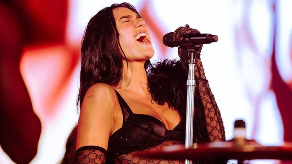 Los conciertos de Dua Lipa incorporan medidas de accesibilidad para personas con discapacidades visibles e invisibles