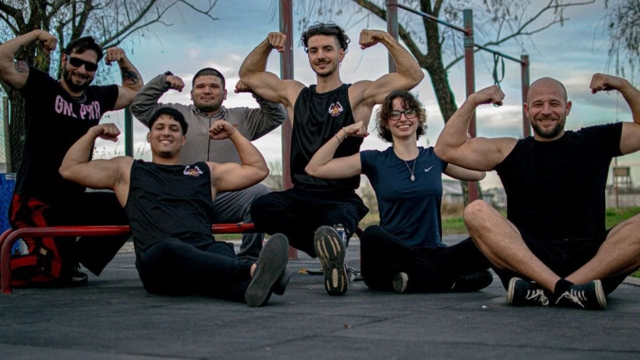 Fede, joven con discapacidad que ha creado su propia escuela de calistenia