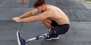 Fede, joven con discapacidad que ha creado su propia escuela de calistenia