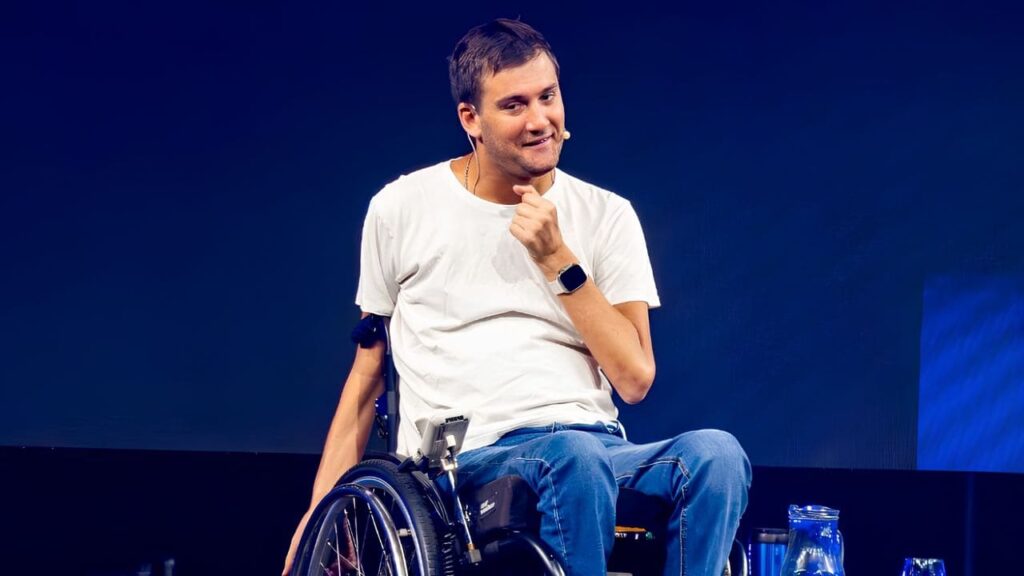 Fernando Demaria, speaker con tetraplejia
