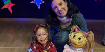 Inma, una pequeña de tres años con el síndrome de Renu: aprender a ir "despacio, pero siempre hacia delante"