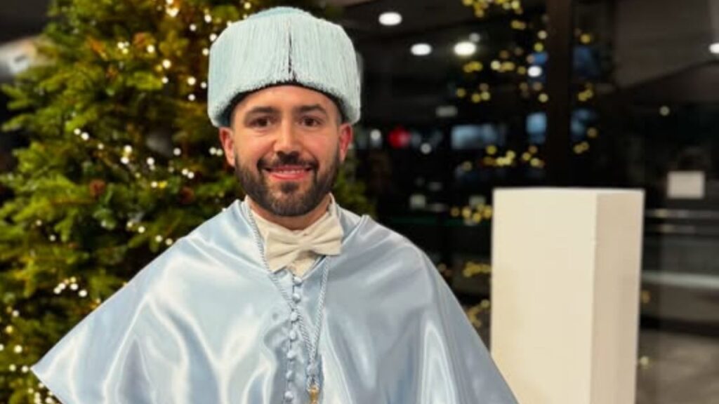 Iván Vázquez, sordo y CODA, investido como Doctor en la Universidad Rey Juan Carlos