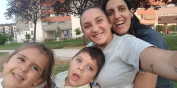 La historia de Edu: un pequeño 'superhéroe' frente a la discapacidad y una vida en familia