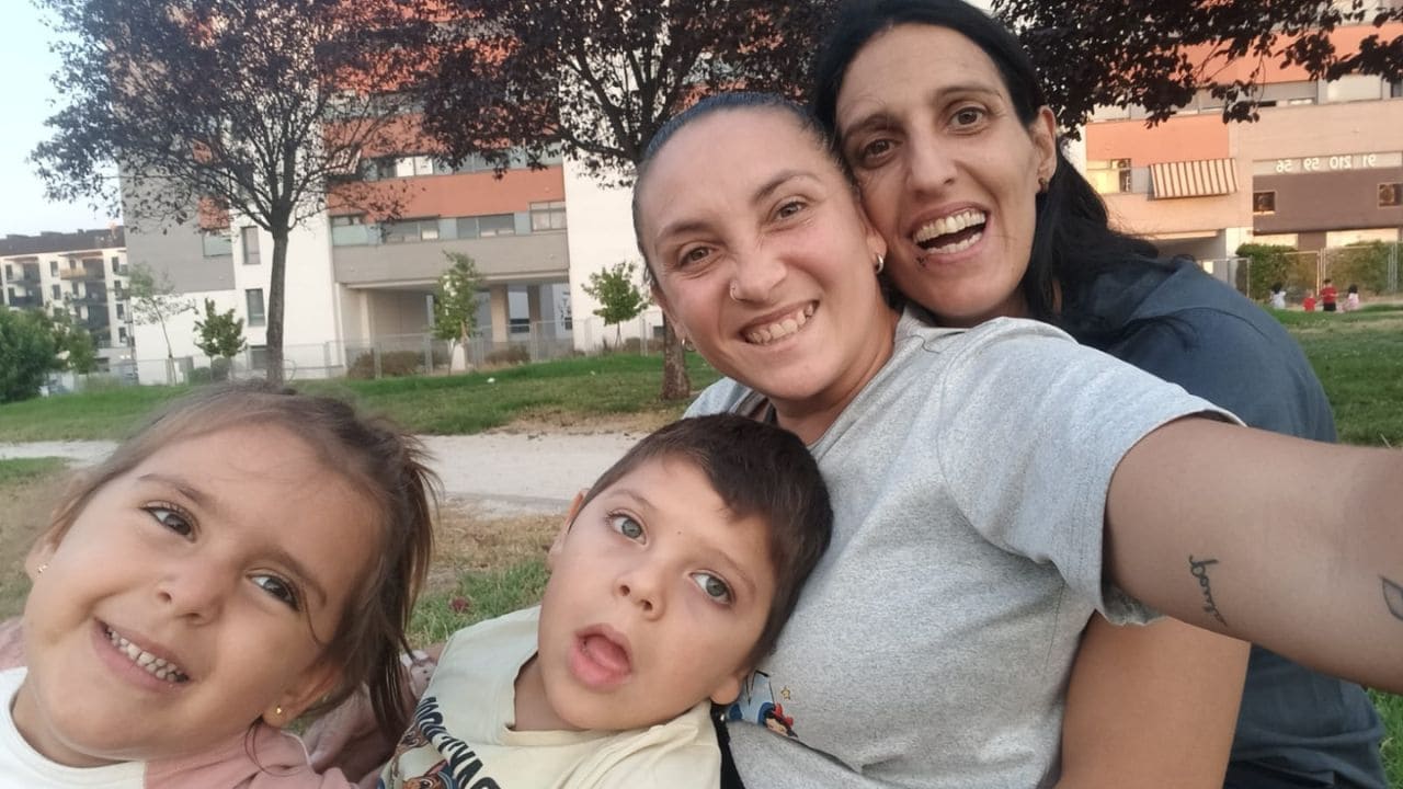 La historia de Edu: un pequeño 'superhéroe' frente a la discapacidad y una vida en familia