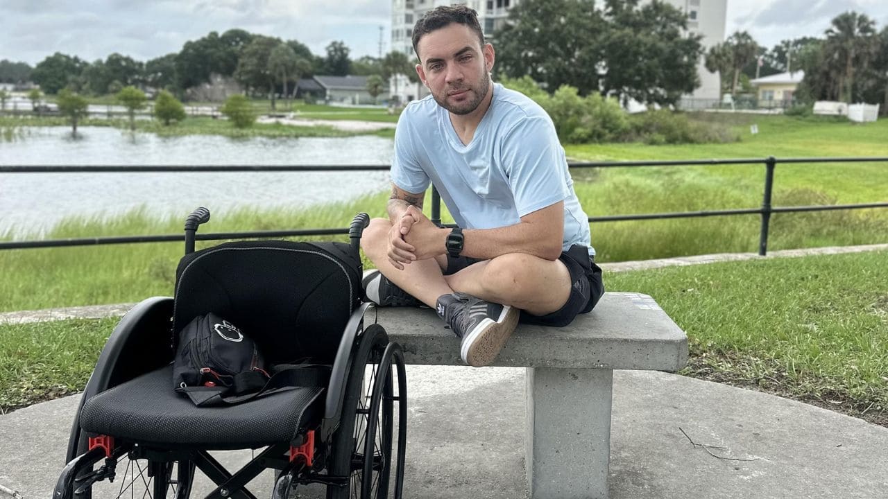 La misión de Yaidel Álvarez, un joven con lesión medular: «Apoyar y orientar a personas con discapacidad»