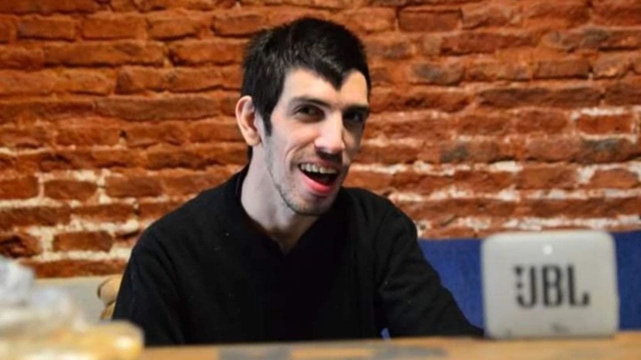 La reivindicación de Gonzalo Giles, escritor y periodista mudo: «No hablar no significa tener ganas de decidir»