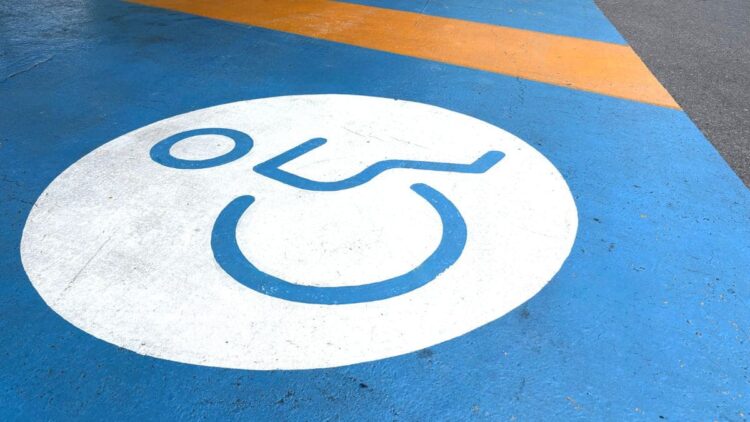 Medidas plazas de aparcamiento movilidad reducida pMR