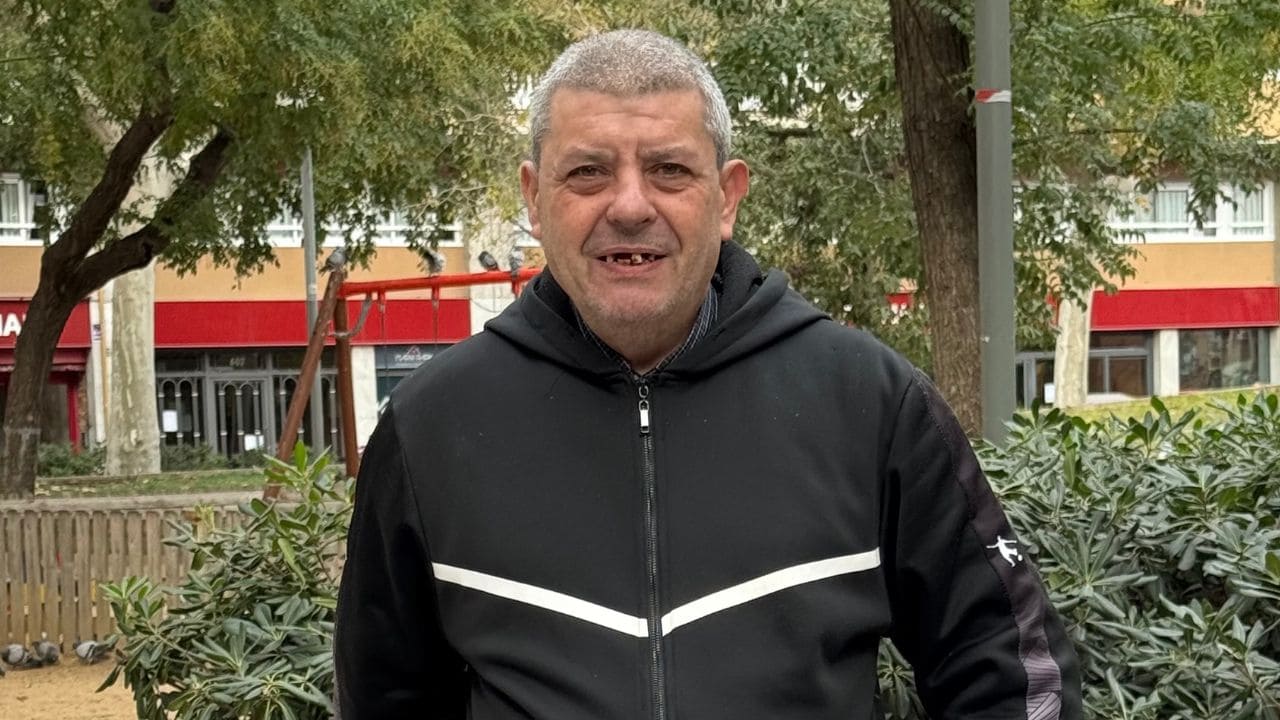 La solidaridad de la gente evita que Moisés y su hijo con discapacidad acaben en la calle