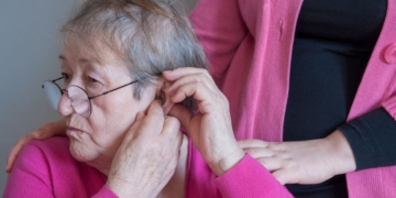 La CNSE presenta un protocolo pionero de actuación ante delitos de odio contra personas sordas