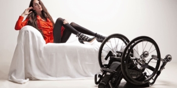 Tirzah López, una modelo y artista en silla de ruedas que promueve la aceptación de la discapacidad