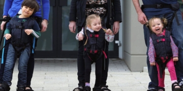 Arnés 'Upsee' para niños con movilidad reducida