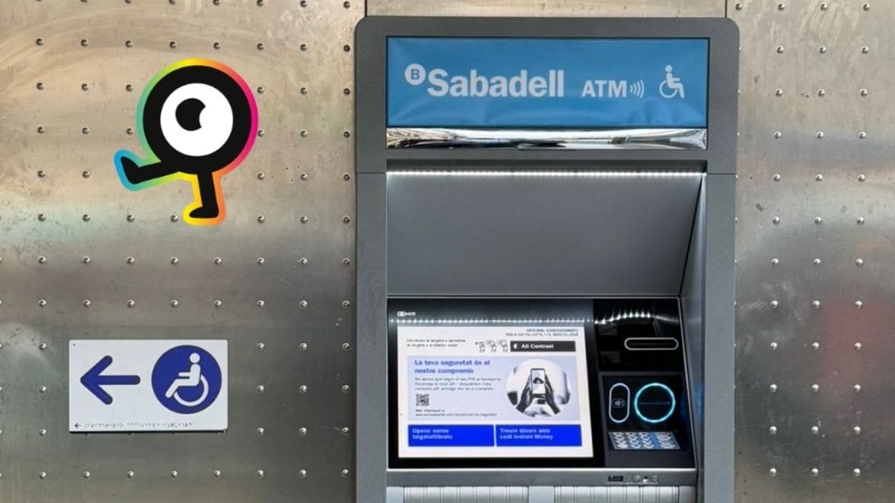 Banco Sabadell incorpora los códigos NaviLens en sus oficinas para clientes con discapacidad visual