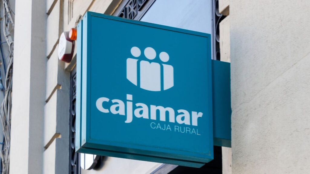 Cajamar ofrece 750 euros para las personas que domicilien su pensión o nómina en 2026