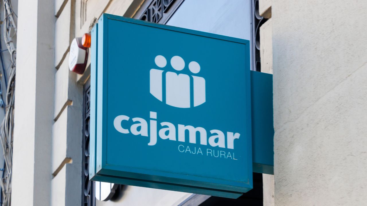 Cajamar ofrece 750 euros para las personas que domicilien su pensión o nómina en 2026