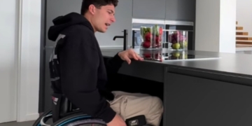 Carlos Tatay, deportista con lesión medular, muestra su cocina adaptada
