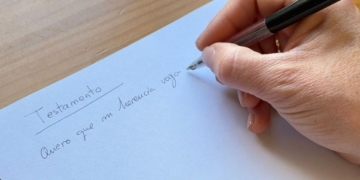 Cómo hacer un testamento a mano, gratis y con validez legal en España