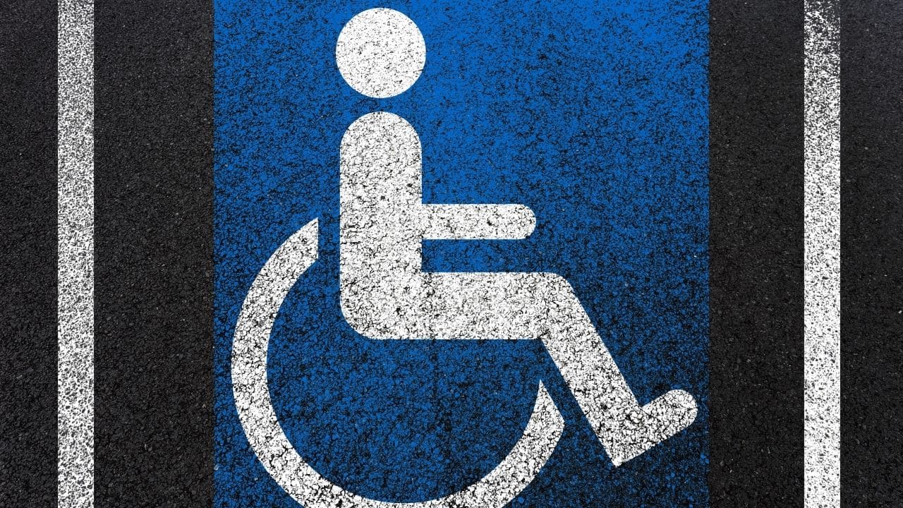 Cómo solicitar en 2026 la tarjeta de aparcamiento PMR en Madrid