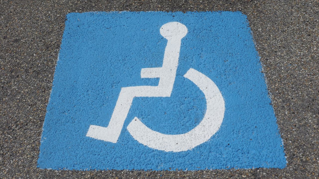 Como solicitar tarjeta aparcamiento PMR