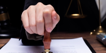 Algunos progenitores buscan la forma de sacar a un hijo del testamento por considerar que este, no es merecedor de su parte de la herencia