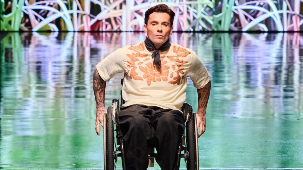 Esteban Chavarría: encontrar en la moda el espacio para normalizar la discapacidad en silla de ruedas