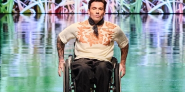 Esteban Chavarría: encontrar en la pasarela el espacio para visibilizar la discapacidad en silla de ruedas