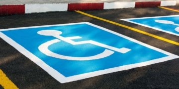 Grado de discapacidad mínimo para obtener la tarjeta de aparcamiento PMR