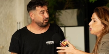 El chirigotero José Antonio Molina defiende a un joven con parálisis cerebral de una situación discriminatoria