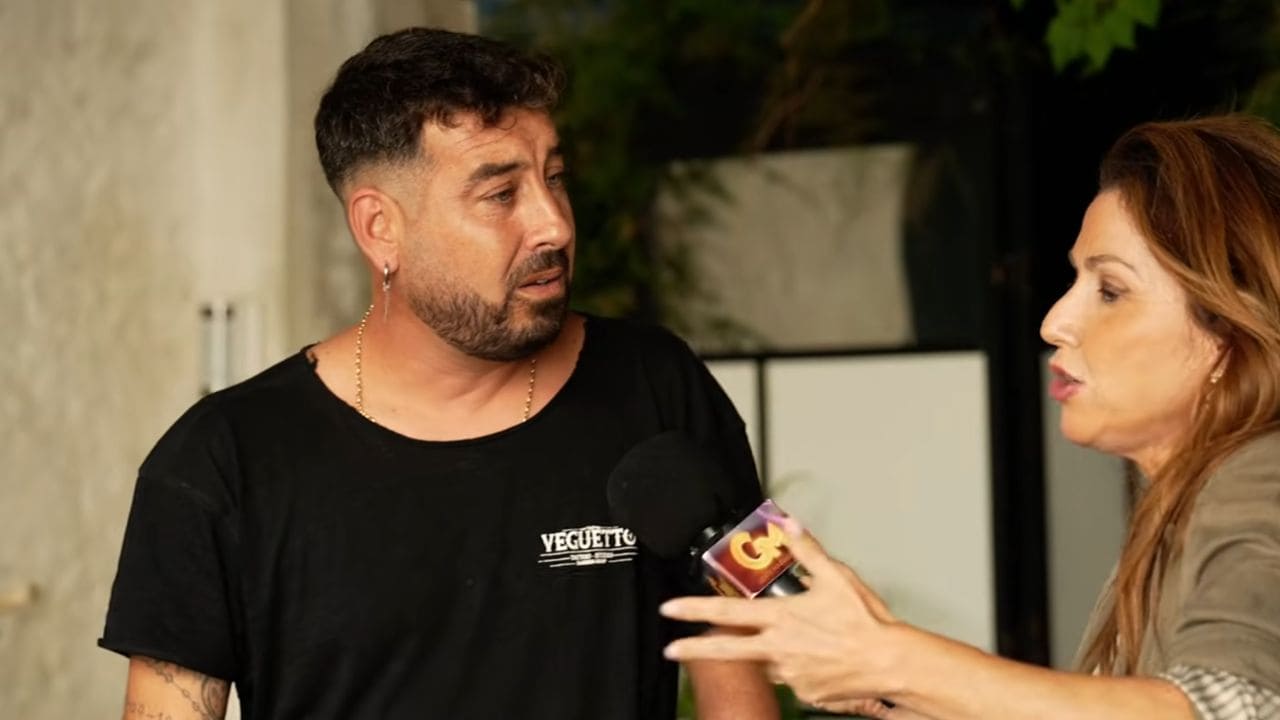 El chirigotero José Antonio Molina defiende a un joven con parálisis cerebral de una situación discriminatoria