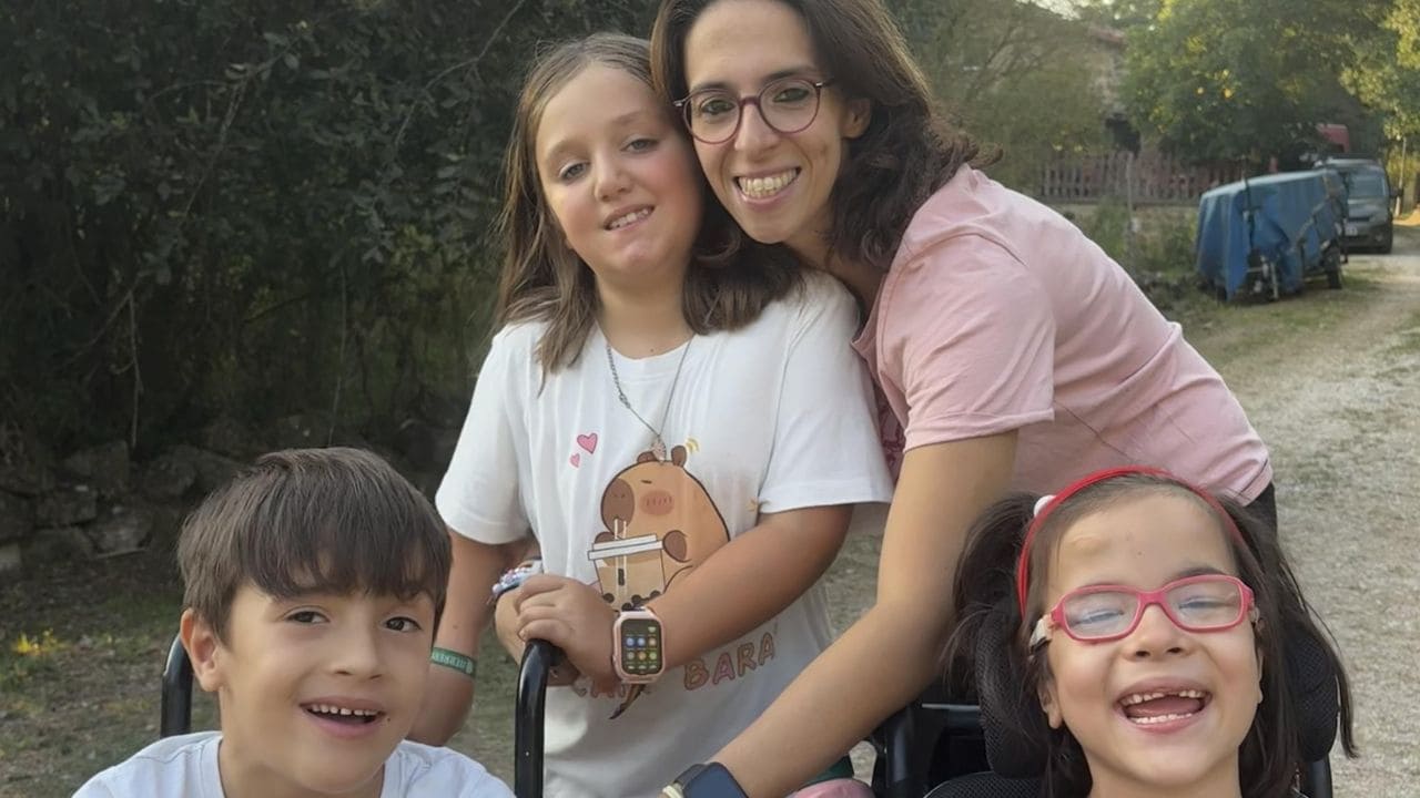 Laura, madre de una familia marcada por la discapacidad: autismo, sordera y parálisis cerebral