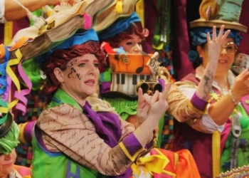 El Coro 'Dame Veneno' emociona a todos con un tango en Lengua de Signos en el COAC 2026 El Coro 'Dame veneno' interpreta un tango en Lengua de Signos en el COAC 2026